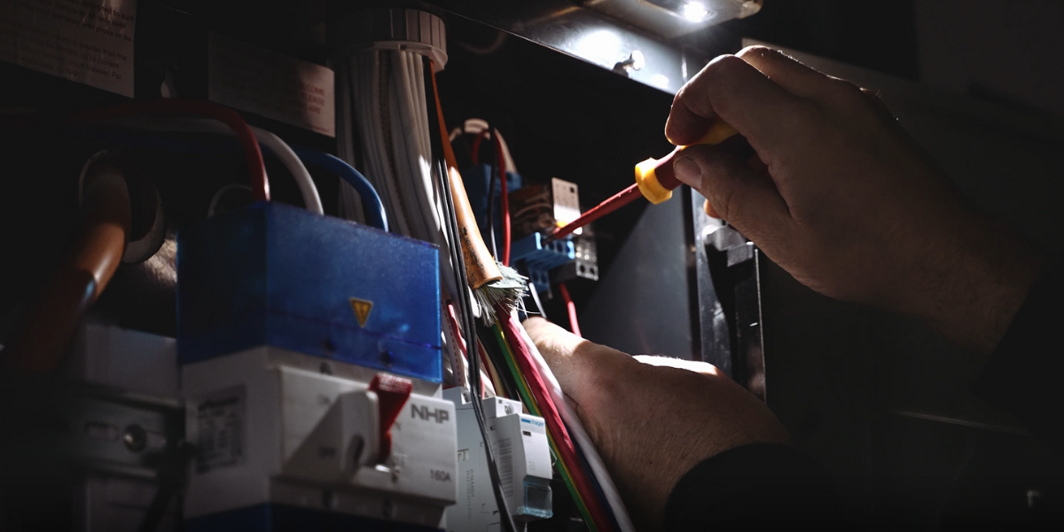 Here’s why hiring a commercial electrician will benefit your business - Teoma Electrical