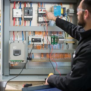 Industrial & Commercial Electricians in Melbourne - Teoma Group Dandenong South